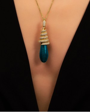 Blue Stone & Yellow Gold Necklace Blue Stone & Yellow Gold Necklace