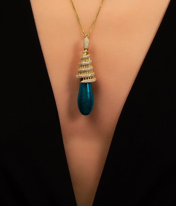 Blue Stone & Yellow Gold Necklace Blue Stone & Yellow Gold Necklace