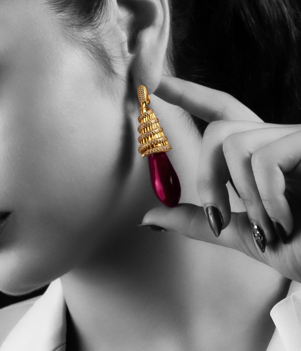 Burgundy Stone & Yellow Gold Burgundy Stone & Yellow Gold