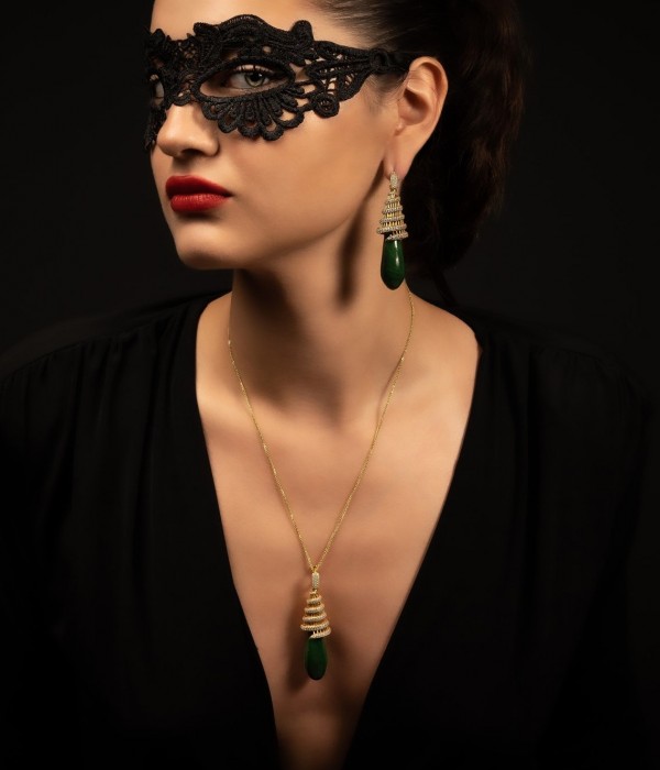 Green Stone & Yellow Gold Necklace Green Stone & Yellow Gold Necklace
