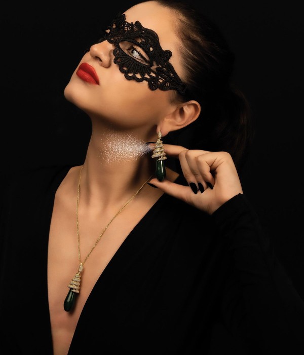 Green Stone & Yellow Gold Green Stone & Yellow Gold